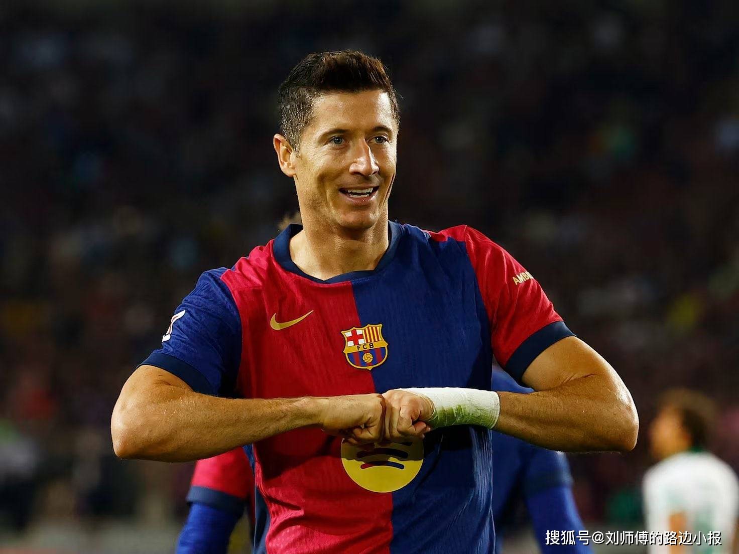 关于莱万多夫斯基新星表现优异表现突出，法国队前途光明！比赛高潮迭起的信息