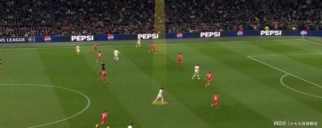 赛地聚焦：欧冠今晨热度飙升；阿贾克斯临场应变；震撼外界；心理建设被强调的简单介绍